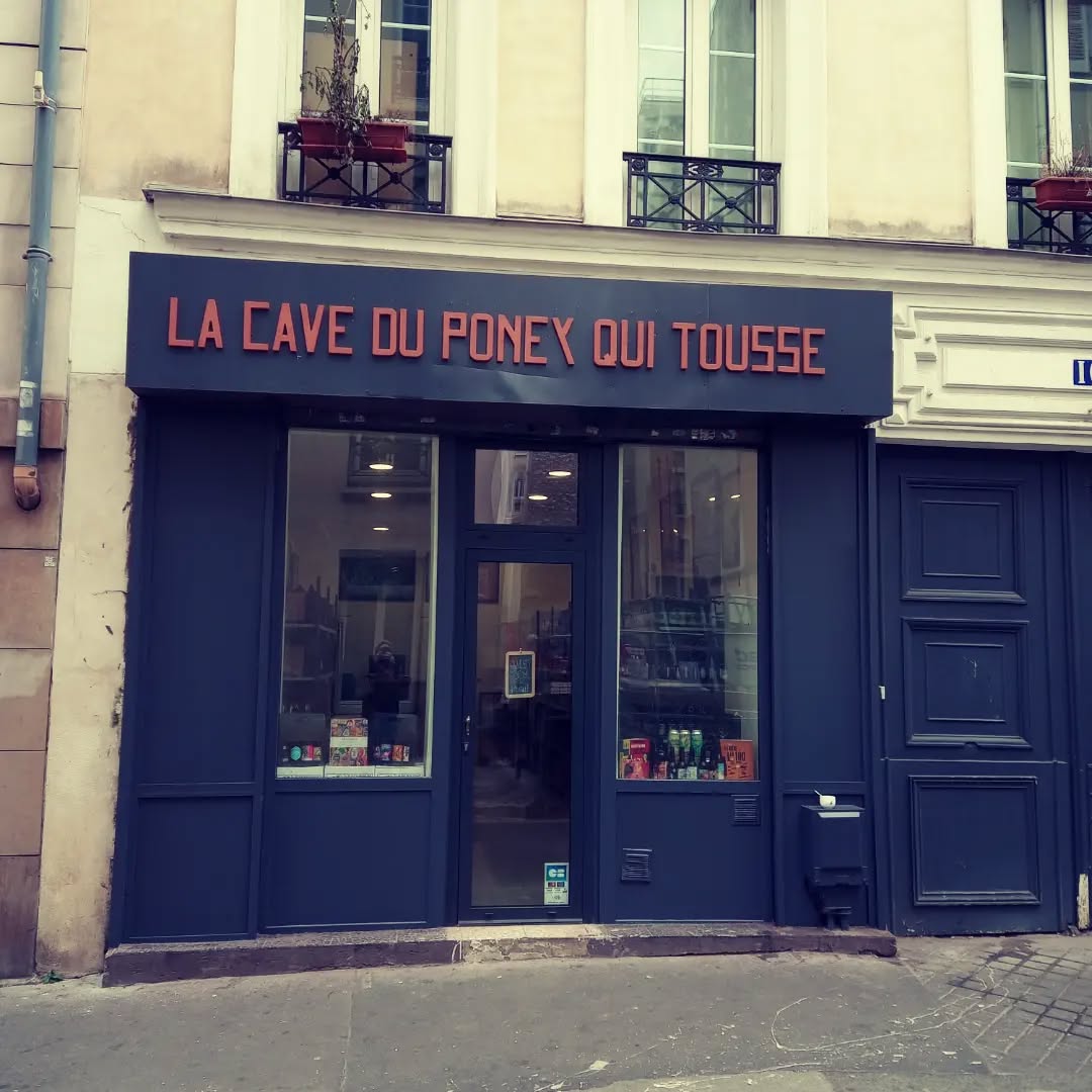 Devanture de La Cave du Poney Qui Tousse